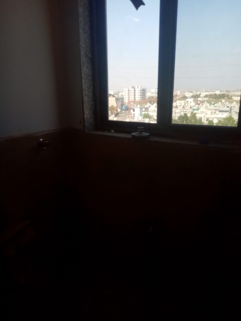 3 floor parking heighted lobby prime location update planning and budget freindly cost........